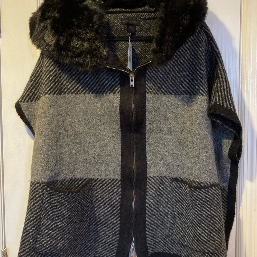 Hooded sweater poncho